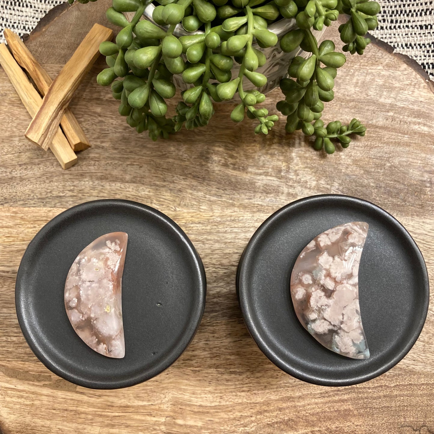 Flower Agate Moon Carving