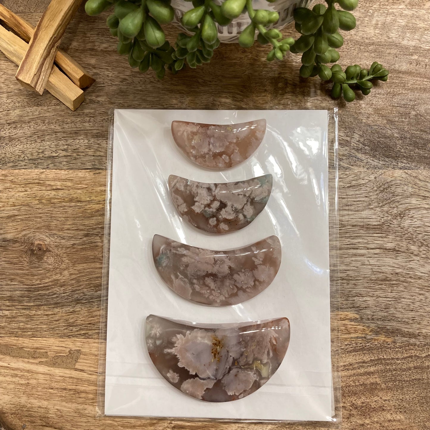 Flower Agate Moon Carving